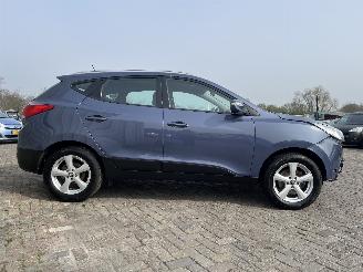 Hyundai Ix35 iX35 (LM) SUV 2.0 16V (G4KD) [120kW]  (01-2010/08-2013) picture 7