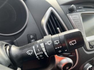 Hyundai Ix35 iX35 (LM) SUV 2.0 16V (G4KD) [120kW]  (01-2010/08-2013) picture 23