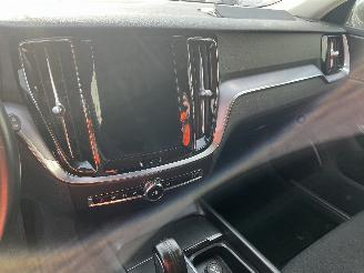 Volvo V-60 V60 II (ZW) Combi 2.0 B3 16V Mild Hybrid (B420T3(Euro6d)) [120kW]  (03=
-2020/...) picture 26