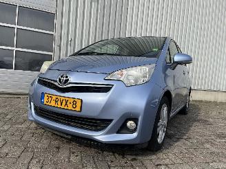 skadebil auto Toyota Verso Verso S MPV 1.33 16V Dual VVT-I (1NRFE) [73kW]  (11-2010/10-2016) 2011/8