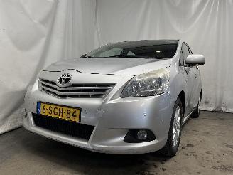 krockskadad bil auto Toyota Verso Verso MPV 1.8 16V VVT-i (2ZRFAE) [108kW]  (04-2009/08-2018) 2011/1