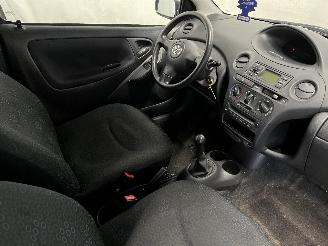 Toyota Yaris Yaris (P1) Hatchback 1.3 16V VVT-i (2SZFE) [64kW]  (04-2002/09-2005) picture 15