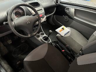 Peugeot 107 107 Hatchback 1.0 12V (384F(1KR)) [50kW]  (06-2005/05-2014) picture 10