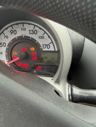 Peugeot 107 107 Hatchback 1.0 12V (384F(1KR)) [50kW]  (06-2005/05-2014) picture 2