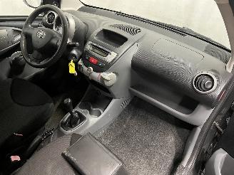 Toyota Aygo Aygo (B10) Hatchback 1.0 12V VVT-i (1KR-FE) [50kW]  (07-2005/05-2014) picture 10