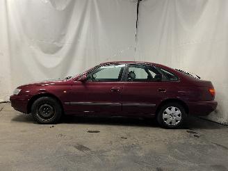 Toyota Carina Carina E (T19) Liftback 2.0 GLi 16V (3SFE) [98kW]  (04-1992/09-1997) picture 4