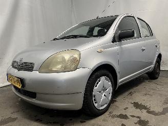 Toyota Yaris Yaris (P1) Hatchback 1.3 16V VVT-i (2SZFE) [63kW]  (08-1999/11-2005) picture 3