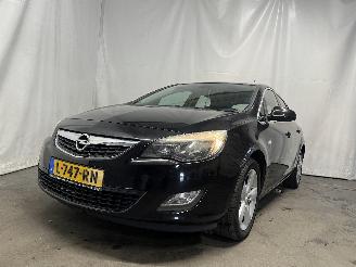 krockskadad bil auto Opel Astra Astra J (PC6/PD6/PE6/PF6) Hatchback 5-drs 1.4 Turbo 16V (A14NET(Euro 5=
)) [103kW]  (12-2009/10-2015) 2010/7