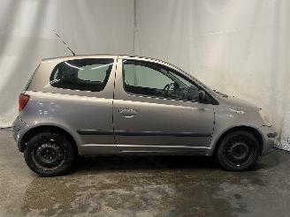 Toyota Yaris Yaris (P1) Hatchback 1.3 16V VVT-i (2SZFE) [64kW]  (04-2002/09-2005) picture 6