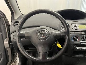 Toyota Yaris Yaris (P1) Hatchback 1.3 16V VVT-i (2SZFE) [64kW]  (04-2002/09-2005) picture 22