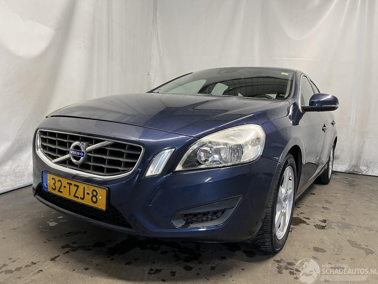 Volvo V-60 V60 I (FW/GW) Combi 1.6 T3 16V (B4164T3(Euro 5)) [110kW]  (09-2010/12-=
2015)