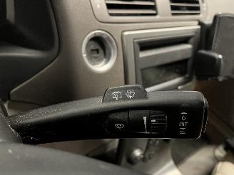 Volvo V-50 V50 (MW) Combi 1.8 16V (B4184S11) [92kW]  (04-2004/12-2010) picture 15