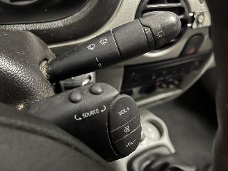 Renault Kangoo Kangoo (KC) MPV 1.6 16V (K4M-752) [70kW]  (06-2001/01-2008) picture 15