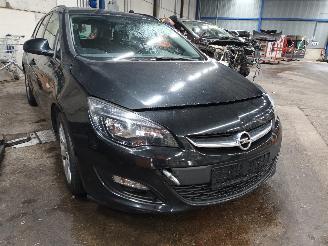 Opel Astra Astra J Sports Tourer (PD8/PE8/PF8) Combi 1.7 CDTi 16V (A17DTE(Euro 5)=
) [81kW]  (10-2010/10-2015) picture 2