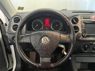 Volkswagen Tiguan Tiguan (5N1/2) SUV 1.4 TSI 16V 4Motion (CTHA(Euro 5)) [110kW]  (09-200=
7/07-2018) picture 25