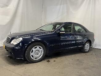 Mercedes C-klasse C (W203) Sedan 2.2 C-200 CDI 16V (OM611.962) [85kW]  (09-2000/06-2003)= picture 3