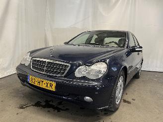 Unfallwagen Mercedes C-klasse C (W203) Sedan 2.2 C-200 CDI 16V (OM611.962) [85kW]  (09-2000/06-2003)= 2002/1