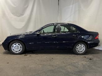 Mercedes C-klasse C (W203) Sedan 2.2 C-200 CDI 16V (OM611.962) [85kW]  (09-2000/06-2003)= picture 4