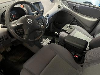 Nissan Almera Almera Tino (V10M) MPV 1.8 16V (QG18DE) [85kW]  (12-2002/02-2006) picture 11