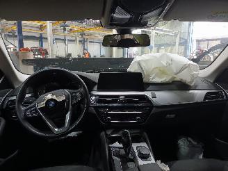 BMW 5-serie 5 serie (G30) Sedan 520d 2.0 TwinPower Turbo 16V (B47-D20B) [140kW]  (=
09-2016/06-2023) picture 5