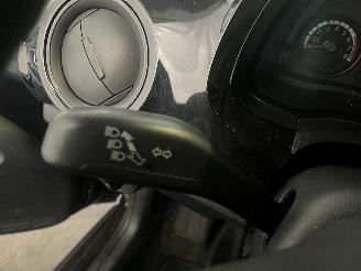 Volkswagen Up! Up! (121) Hatchback 1.0 12V 60 (CHYA) [44kW]  (08-2011/08-2020) picture 14