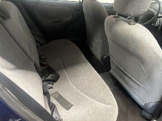 Toyota Yaris Yaris (P1) Hatchback 1.0 16V VVT-i (1SZFE) [50kW]  (04-1999/09-2005) picture 9
