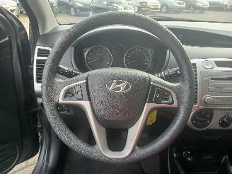 Hyundai I-20 i20 Hatchback 1.2i 16V (G4LA) [57kW]  (09-2008/12-2012) picture 17