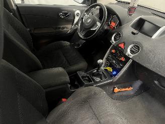 Renault Koleos Koleos I SUV 2.5 16V (2TR-703) [126kW]  (09-2008/06-2017) picture 9