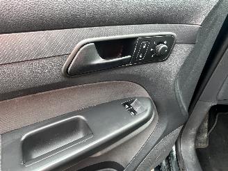 Volkswagen Caddy Caddy Combi III (2KB,2KJ) MPV 1.6 TDI 16V (CAYD) [75kW]  (08-2010/05-2=
015) picture 13