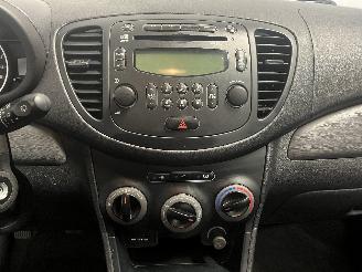 Hyundai I-10 i10 (F5) Hatchback 1.1i 12V (G4HG5) [51kW]  (04-2011/12-2013) picture 18