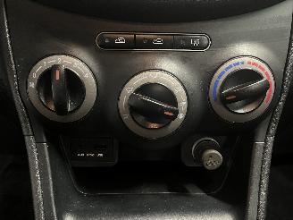 Hyundai I-10 i10 (F5) Hatchback 1.1i 12V (G4HG5) [51kW]  (04-2011/12-2013) picture 19