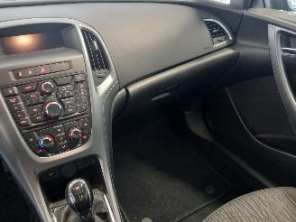 Opel Astra Astra J Sports Tourer (PD8/PE8/PF8) Combi 1.7 CDTi 16V (A17DTE(Euro 5)=
) [81kW]  (10-2010/10-2015) picture 13