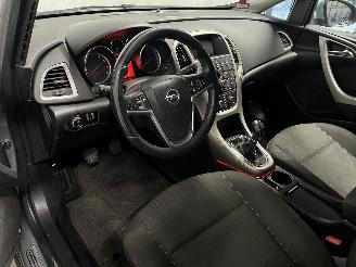 Opel Astra Astra J (PC6/PD6/PE6/PF6) Hatchback 5-drs 1.6 16V (A16XER(Euro 5)) [85=
kW]  (12-2009/10-2015) picture 17