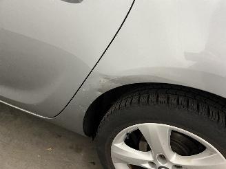 Opel Astra Astra J (PC6/PD6/PE6/PF6) Hatchback 5-drs 1.6 16V (A16XER(Euro 5)) [85=
kW]  (12-2009/10-2015) picture 11