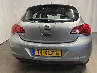 Opel Astra Astra J (PC6/PD6/PE6/PF6) Hatchback 5-drs 1.6 16V (A16XER(Euro 5)) [85=
kW]  (12-2009/10-2015) picture 25