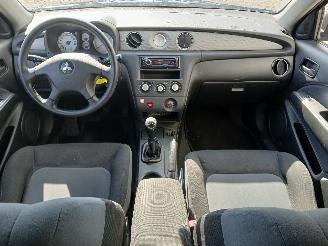 Mitsubishi Outlander Outlander (CU) SUV 2.0 16V 4x2 (4G63(16V)) [100kW]  (05-2003/10-2006) picture 11