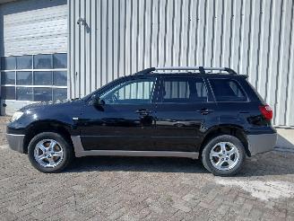 Mitsubishi Outlander Outlander (CU) SUV 2.0 16V 4x2 (4G63(16V)) [100kW]  (05-2003/10-2006) picture 4