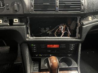 BMW 5-serie 5 serie (E39) Sedan 525i 24V (M54-B25(256S5)) [141kW]  (09-2000/06-200=
3) picture 18