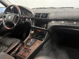 BMW 5-serie 5 serie (E39) Sedan 525i 24V (M54-B25(256S5)) [141kW]  (09-2000/06-200=
3) picture 13