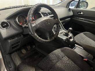 Peugeot 5008 5008 I (0A/0E) MPV 1.6 VTI 16V (EP6(5FW)) [88kW]  (09-2009/03-2017) picture 12