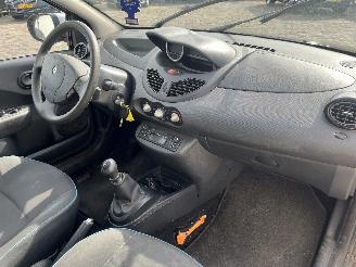 Renault Twingo Twingo II (CN) Hatchback 3-drs 1.2 16V (D4F-764(D4F-E7)) [55kW]  (03-2=
007/09-2014) picture 11