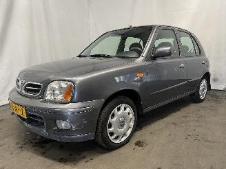 Nissan Micra Micra (K11) Hatchback 1.4 16V (CGA3DE) [60kW]  (09-2000/02-2003) picture 3