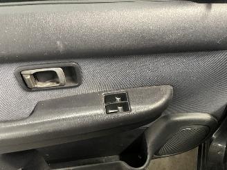 Nissan Micra Micra (K11) Hatchback 1.4 16V (CGA3DE) [60kW]  (09-2000/02-2003) picture 14