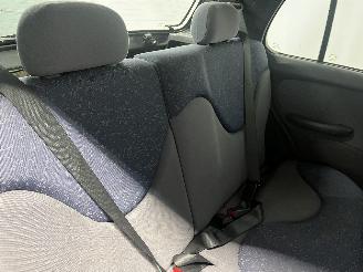 Nissan Micra Micra (K11) Hatchback 1.4 16V (CGA3DE) [60kW]  (09-2000/02-2003) picture 10