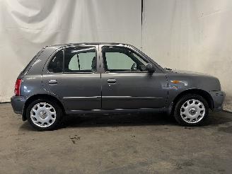 Nissan Micra Micra (K11) Hatchback 1.4 16V (CGA3DE) [60kW]  (09-2000/02-2003) picture 8