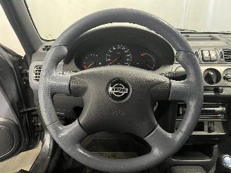 Nissan Micra Micra (K11) Hatchback 1.4 16V (CGA3DE) [60kW]  (09-2000/02-2003) picture 15