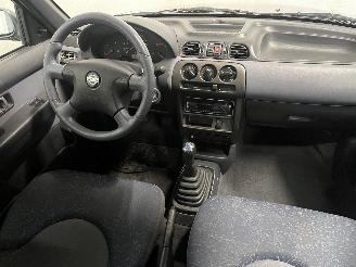 Nissan Micra Micra (K11) Hatchback 1.4 16V (CGA3DE) [60kW]  (09-2000/02-2003) picture 12