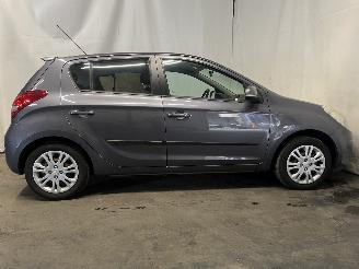 Hyundai I-20 i20 Hatchback 1.2i 16V (G4LA) [57kW]  (09-2008/12-2012) picture 9