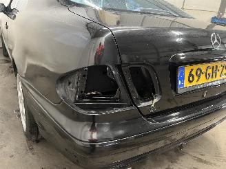 Mercedes CLK CLK (C208) Coupé 3.2 320 V6 18V (M112.940) [160kW]  (06-1997/06-2002=
) picture 10