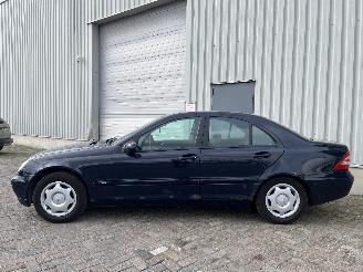 Mercedes C-klasse C (W203) Sedan 1.8 C-180K 16V (M271.946) [105kW]  (05-2002/02-2007) picture 3